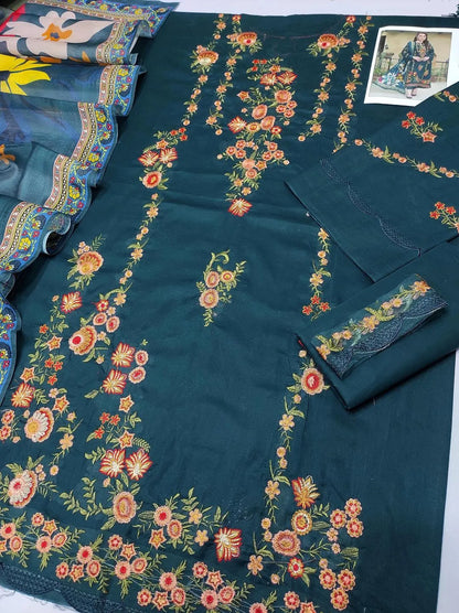 Green Floral Embroidered Kurta Set for Women